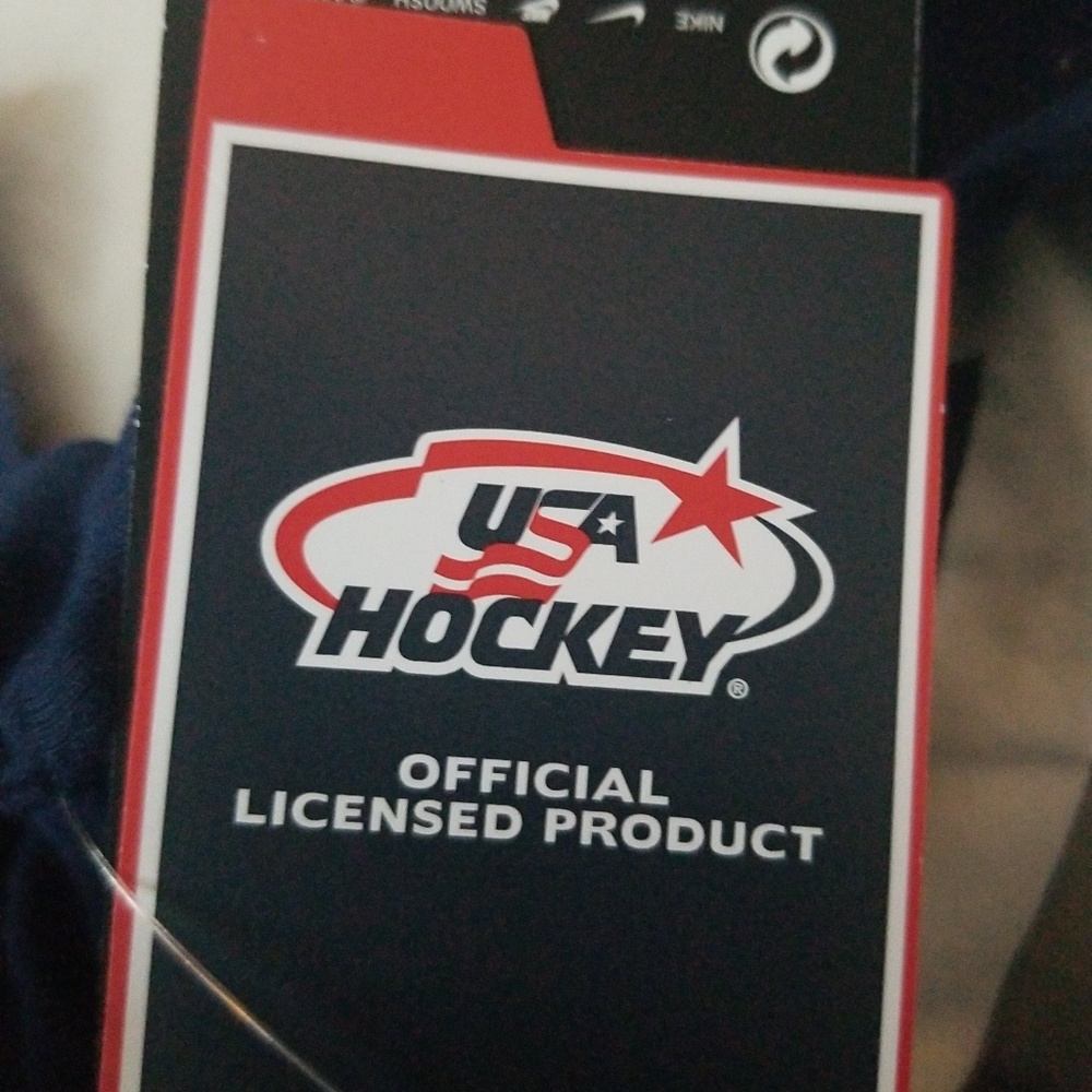 The Nike Tee USA Hockey Shirt - Picture 5 of 5